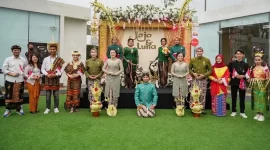 Pernikahan anjing viral bernama Jojo dan Luna telah usai. Keduanya sah menjadi suami istri setelah mengadakan resepsi bertema nusantara Indonesia. (Foto: dokumentasi @6j.family)
