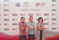 Gubernur DKI Jakarta Heru Budi Hartono Setelah Lakukan Pertemuan Gubernur dan Wali Kota ASEAN (Meeting of Governors and Mayors of ASEAN Capitals/MGMAC) dan Forum Wali Kota ASEAN (ASEAN Mayors Forum/AMF) 2023 di Jakarta Pusat, Rabu (2/8/2023). (Dok. Antara)