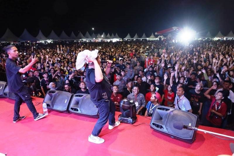 Konser Jamrud di Lapangan Kantor Camat Muara Badak Berikan Dampak Positif bagi UMKM Lokal (ist)