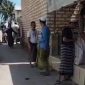 Tangkapan layar video warga Sumenep sedang berkumpul di sekitar tempat kejadian. (Dok. Viva. co.id)