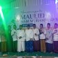 
Terlihat di sana ada anggota DPRD Provinsi Kaltim Saefuddin Zuhri. Ia menggelar peringatan Maulid Nabi Muhammad SAW 1445 Hijriyah dan sekaligus doa 1000 hari wafatnya almarhumah Ibu Hajah Tutik Sulastry.[IST]