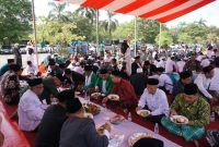 Peringati Hari Santri Nasional, Bupati Kukar Ikut Beseprah dengan Ribuan Santri (ist)