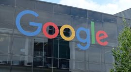 logo Google pada bagian depan kantor Google di kawasan Mountain View, California, Amerika Serikat (tekno.kompas.com)

