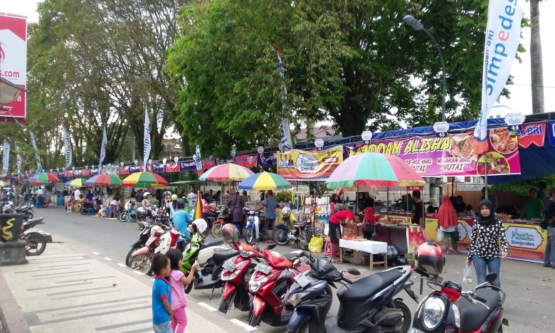 Pasar Murah yang ramai disambangi warga Tenggarong. (Kontributor KMM)