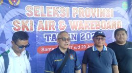 Ketua Umum PSAWI Kaltim Saefuddin Zuhri (tengah kanan memakai topi) di dampingi Sekretaris Umum PSAWI Kaltim Deny Fahrianur (tengah kiri). Ist
