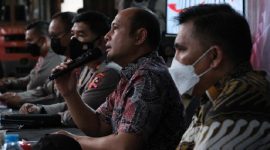 Direktur Tindak Pidana Tertentu (Tipiter) Bareskrim Polri Brigjen Pol Pipit Rismanto (kedua kanan) menyampaikan keterangan pers (tempo.co)