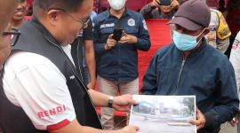 Bupati Kutai Kartanegara Bagikan BLT Subsidi BBM dan Saprodi Perikanan di Muara Muntai (ekposisi.com)