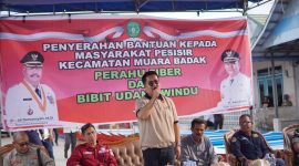 Wakil Bupati Kukar Serahkan Bantuan untuk Nelayan di Muara Badak (ist)