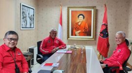 Ganjar Pranowo dijatuhi sanksi PDIP atas pernyataanya siap menjadi capres 2024 (cnnindonesia.com