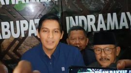 Lucky Hakim usai rapat bersama para pimpinan DPRD. (Dok. Voi)