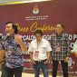 Komedian Komeng ketika di kantor KPU Jabar. (Dok. Detikcom)