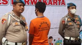 RD, salah satu siswa di Purwakarta, dibekuk polisi karena jadi pengedar narkoba. (Dok. Suara.com)