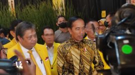 Jokowi & Airlangga (news.detik.com)